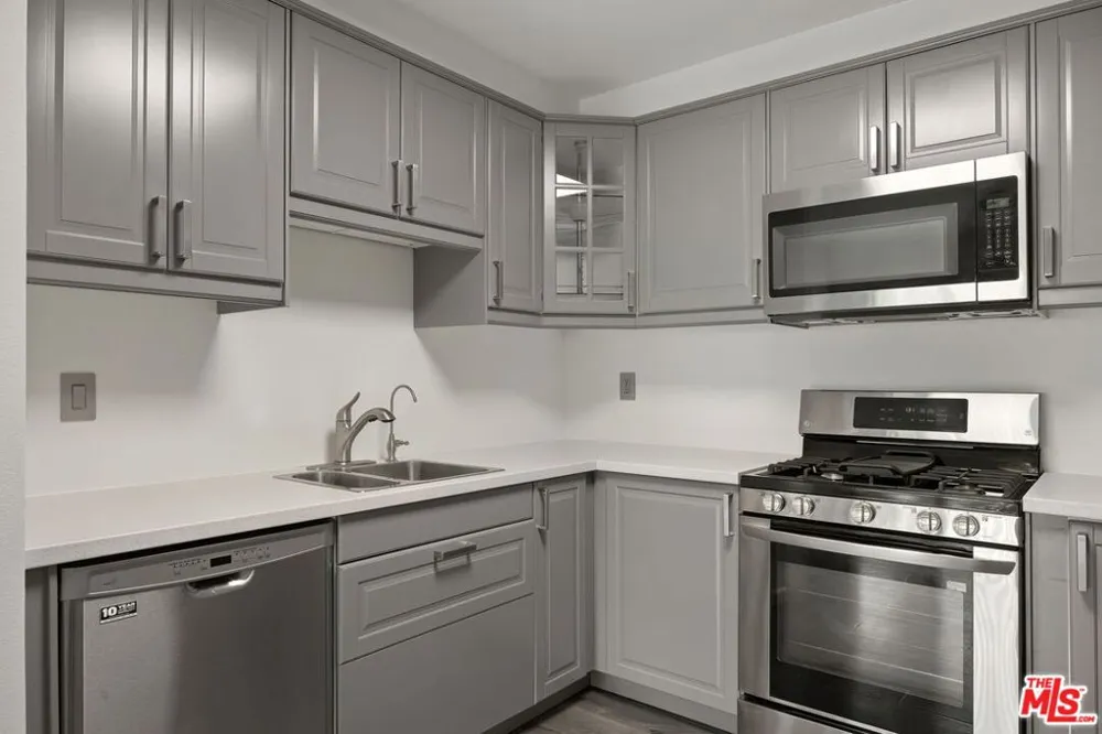 24817 Sand Wedge Lane Santa Clarita, CA 91355