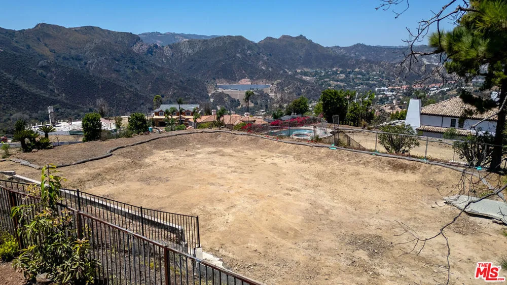 16748 Monte Hermoso Drive Los Angeles, CA 90272
