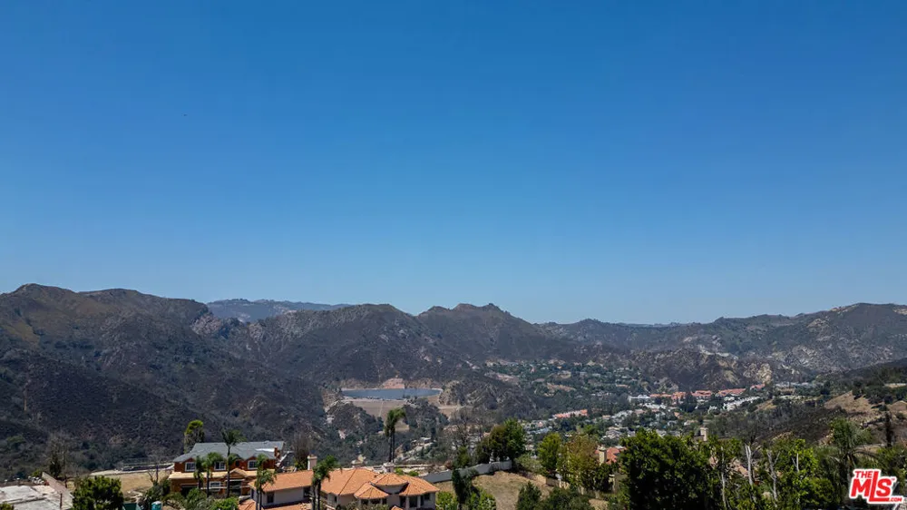 16748 Monte Hermoso Drive Los Angeles, CA 90272