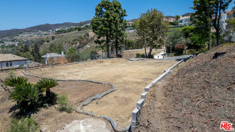 16748 Monte Hermoso Drive Los Angeles, CA 90272