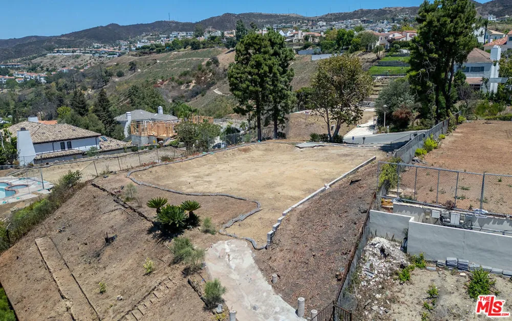 16748 Monte Hermoso Drive Los Angeles, CA 90272