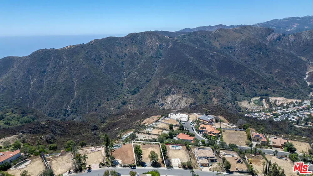 16748 Monte Hermoso Drive Los Angeles, CA 90272