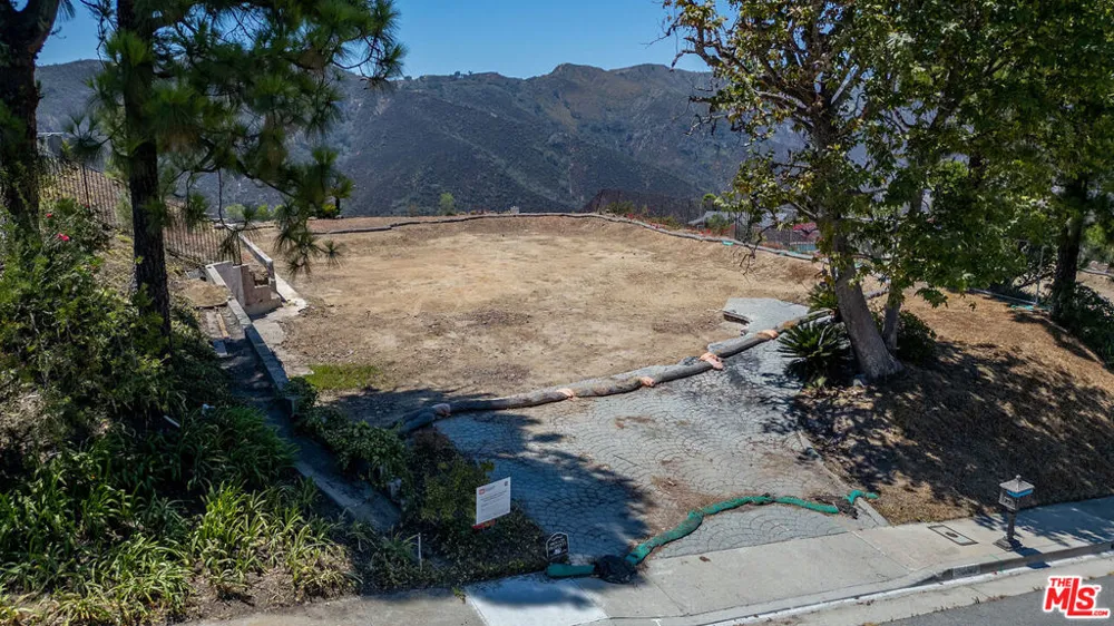 16748 Monte Hermoso Drive Los Angeles, CA 90272