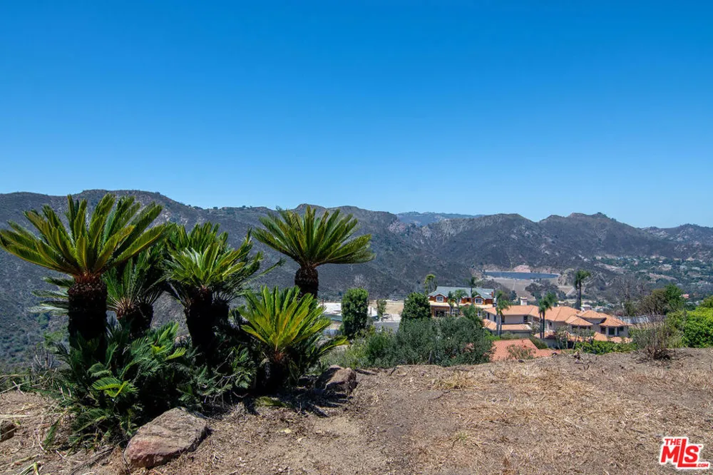 16748 Monte Hermoso Drive Los Angeles, CA 90272