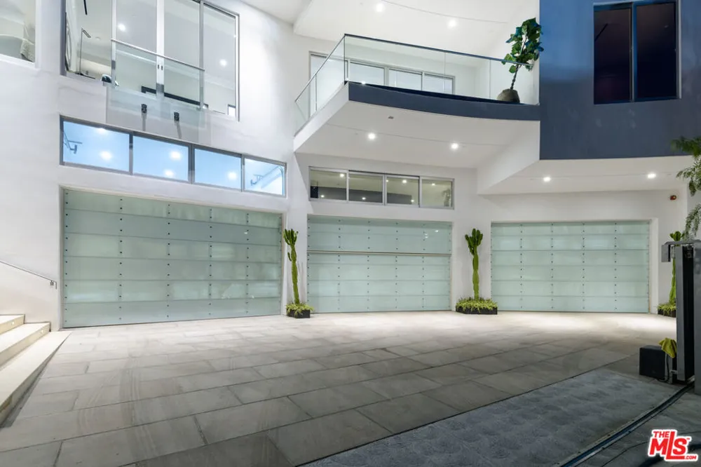 1609 Magnetic Terrace Los Angeles, CA 90069