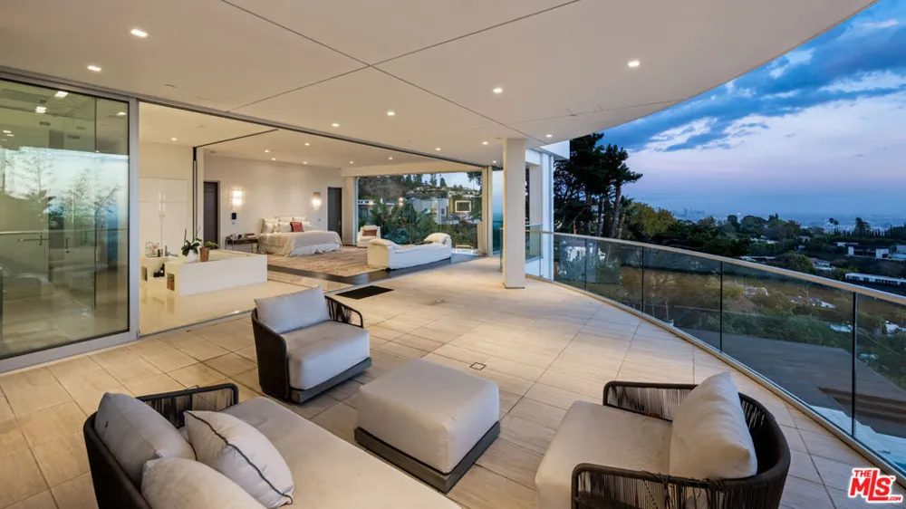 1609 Magnetic Terrace Los Angeles, CA 90069