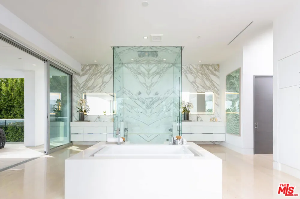 1609 Magnetic Terrace Los Angeles, CA 90069