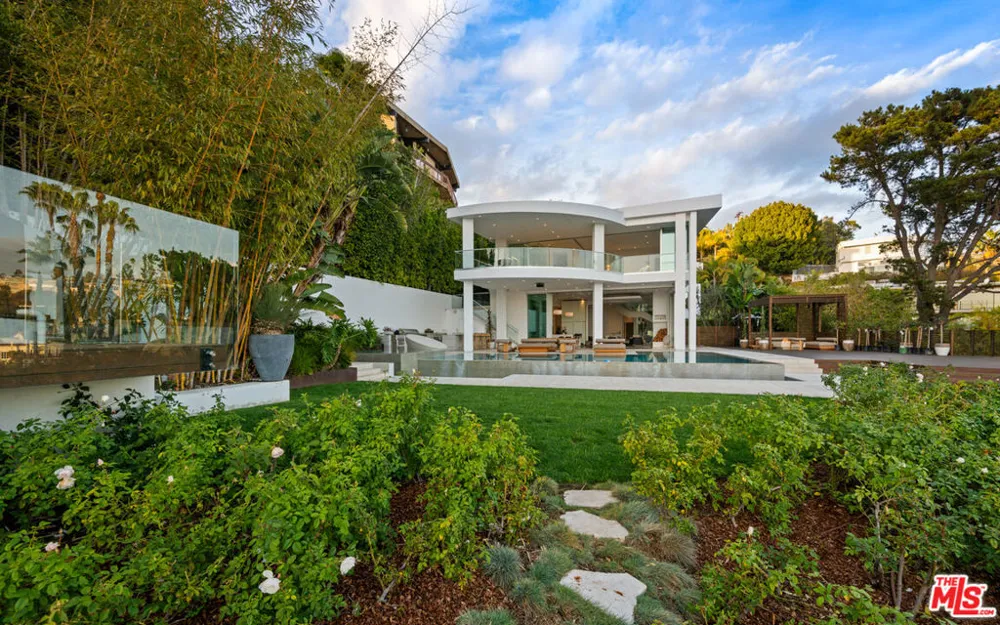 1609 Magnetic Terrace Los Angeles, CA 90069