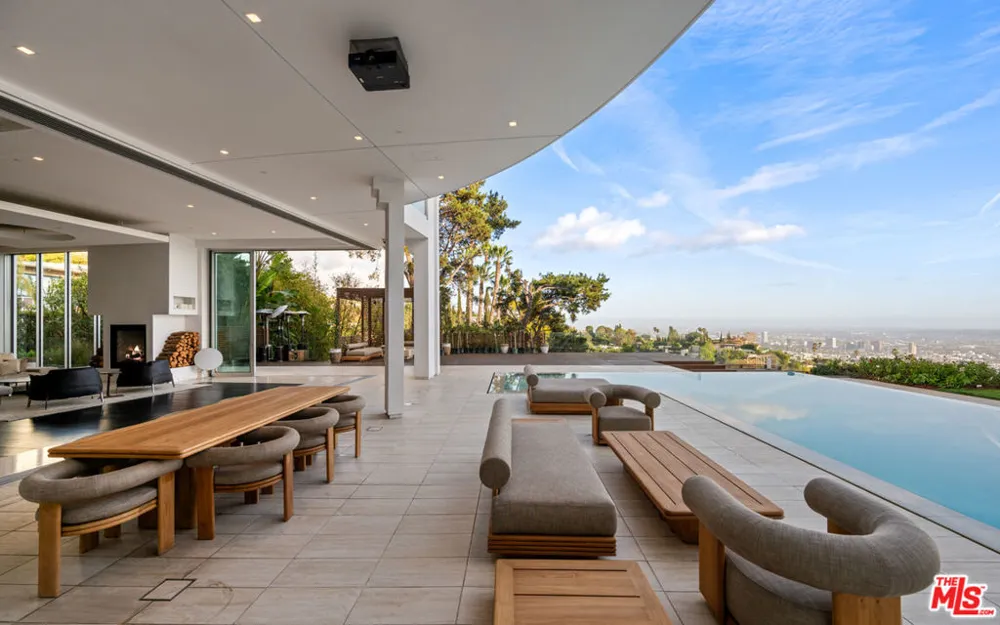 1609 Magnetic Terrace Los Angeles, CA 90069