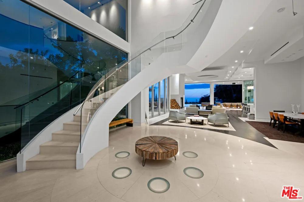 1609 Magnetic Terrace Los Angeles, CA 90069
