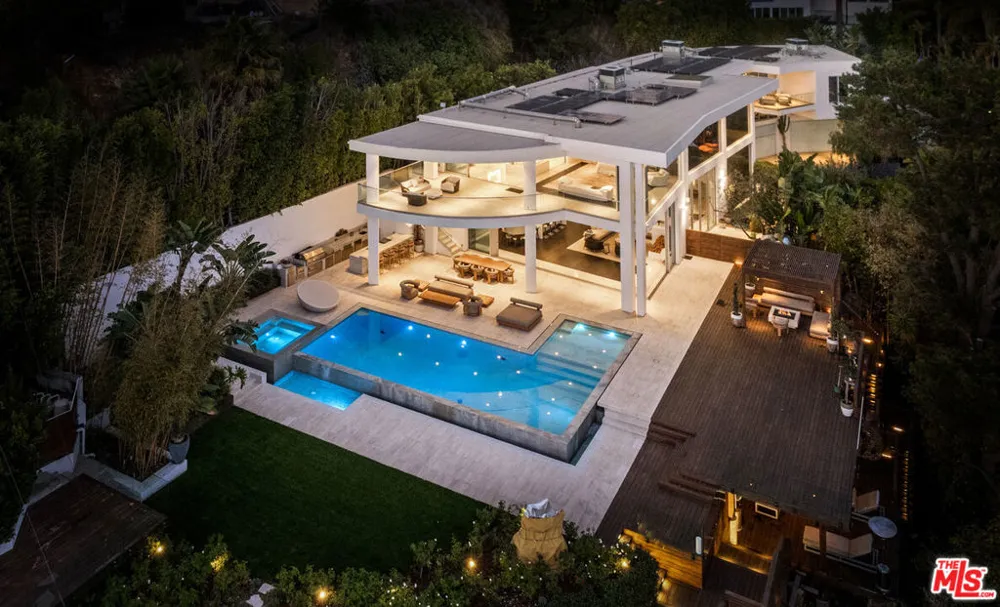 1609 Magnetic Terrace Los Angeles, CA 90069