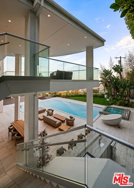 1609 Magnetic Terrace Los Angeles, CA 90069