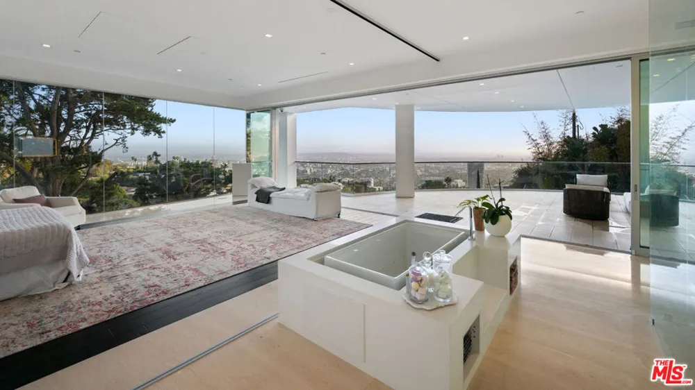 1609 Magnetic Terrace Los Angeles, CA 90069