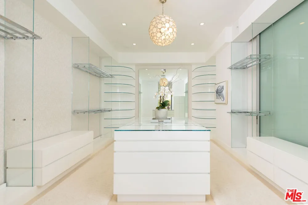 1609 Magnetic Terrace Los Angeles, CA 90069