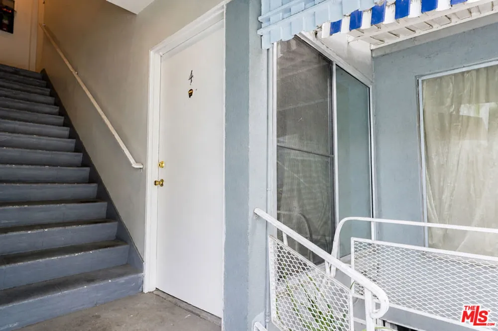 941 San Vicente Boulevard #4 West Hollywood, CA 90069