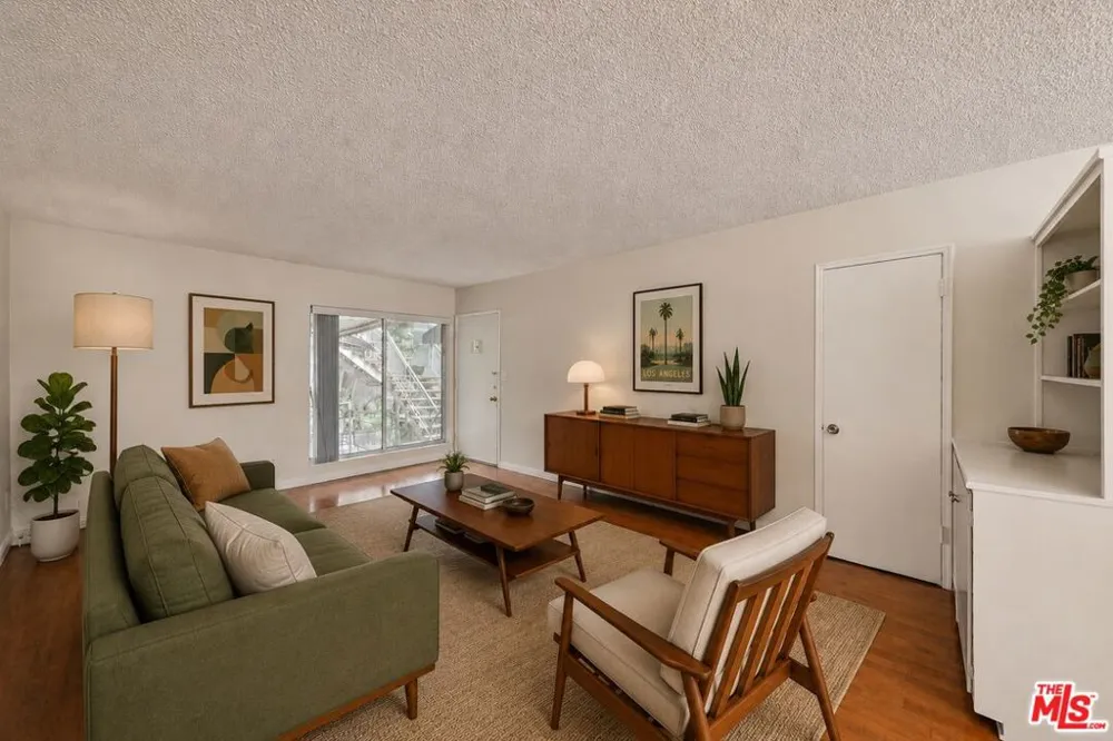 941 San Vicente Boulevard #4 West Hollywood, CA 90069