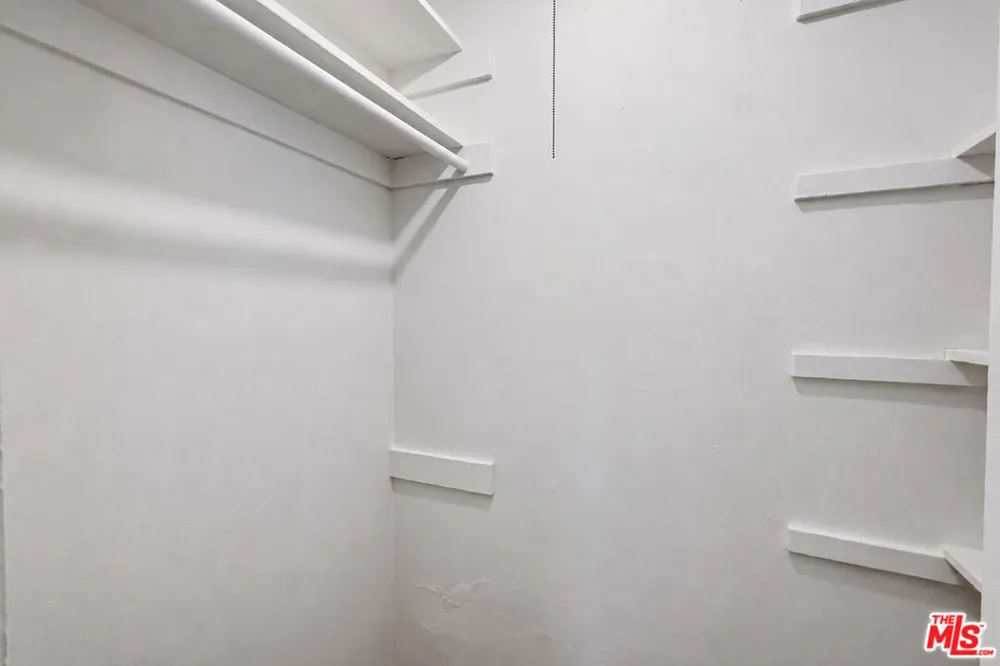 941 San Vicente Boulevard #4 West Hollywood, CA 90069