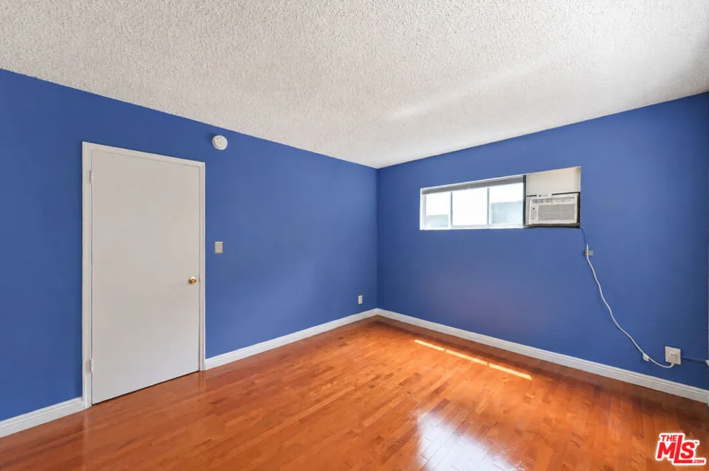 941 San Vicente Boulevard #4 West Hollywood, CA 90069