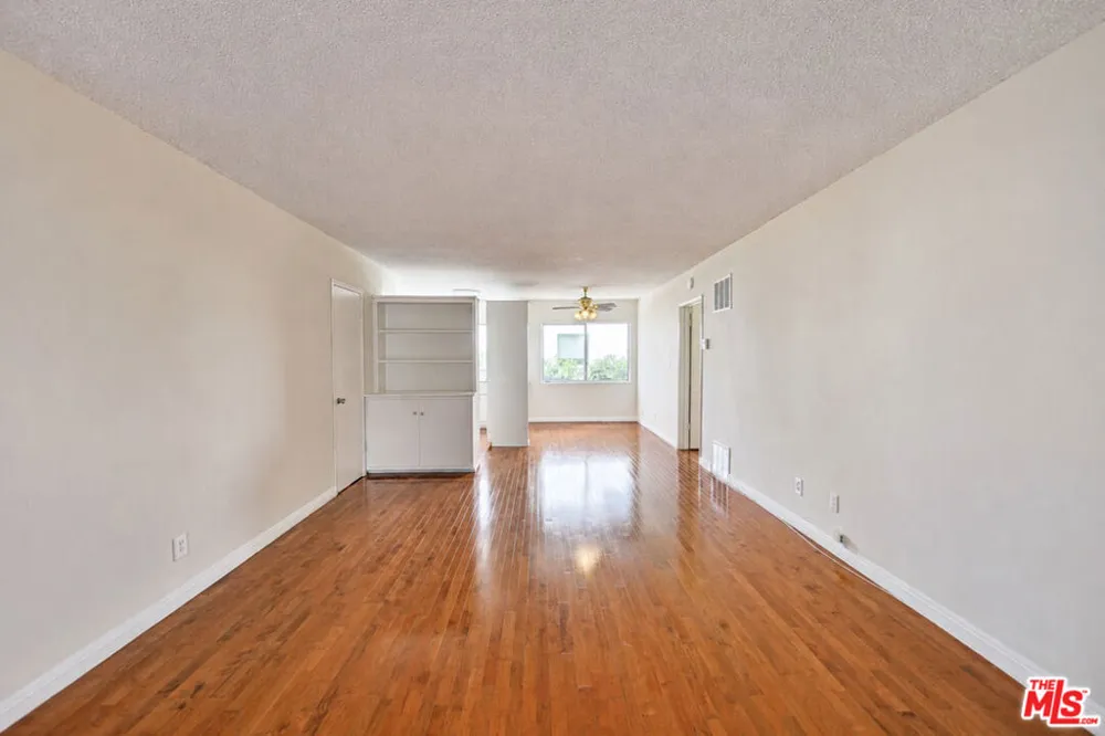 941 San Vicente Boulevard #4 West Hollywood, CA 90069