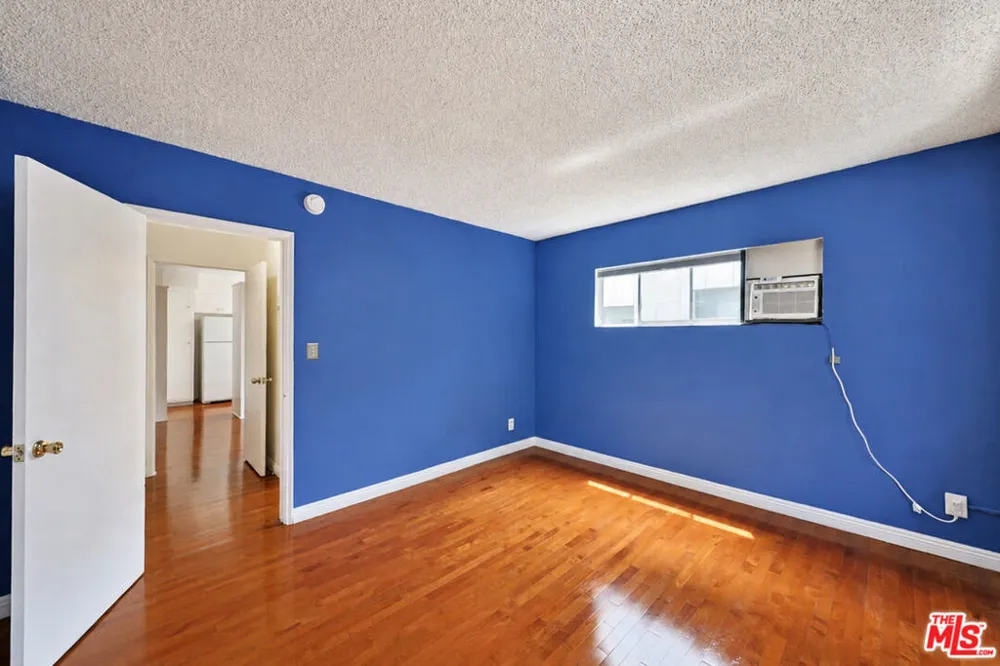 941 San Vicente Boulevard #4 West Hollywood, CA 90069