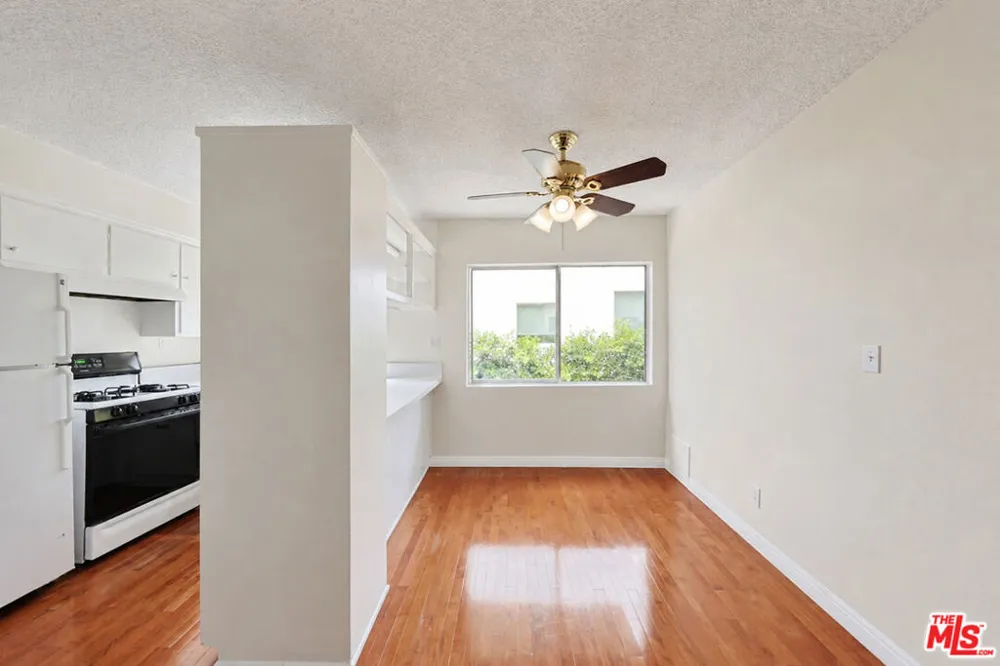 941 San Vicente Boulevard #4 West Hollywood, CA 90069