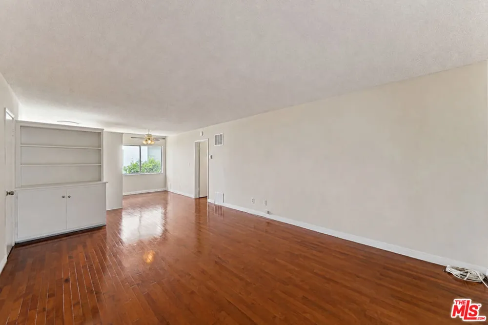 941 San Vicente Boulevard #4 West Hollywood, CA 90069