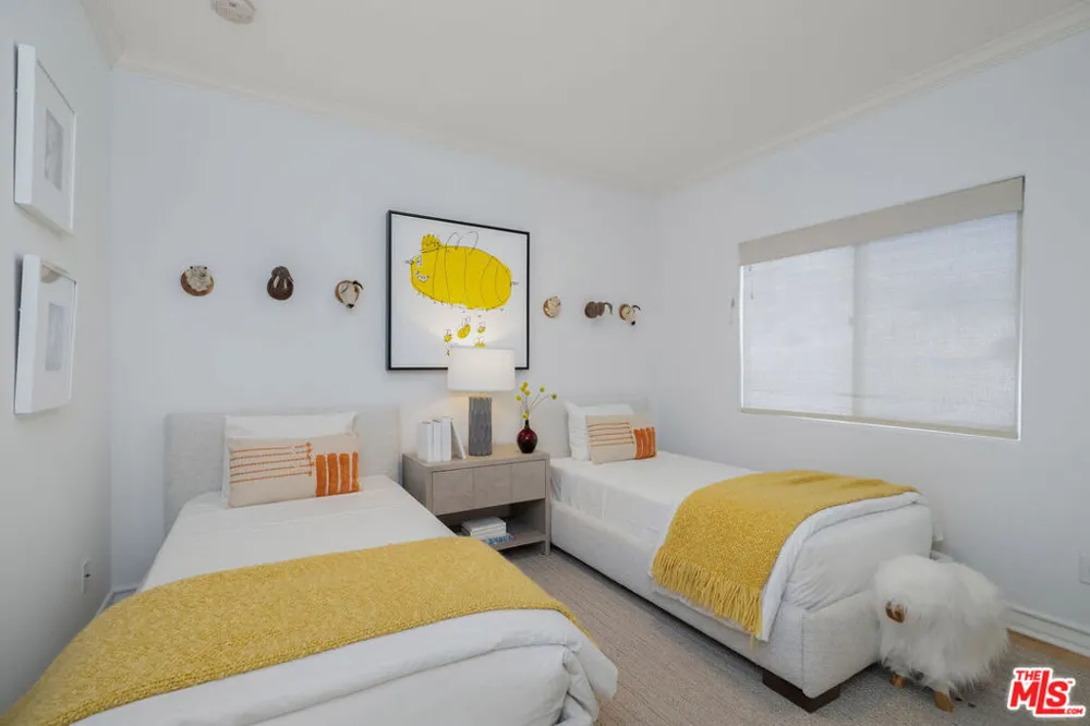 11723 Mayfield Avenue #4 Los Angeles, CA 90049