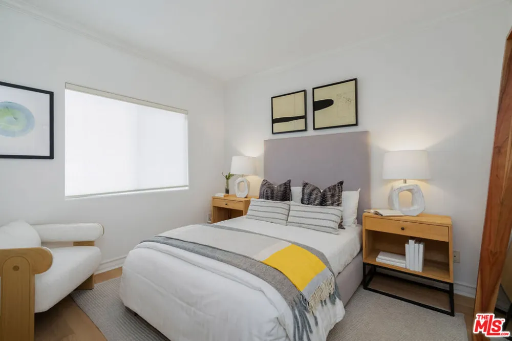 11723 Mayfield Avenue #4 Los Angeles, CA 90049