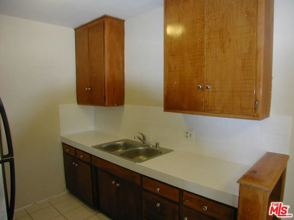833 Kingsley Drive #4 Los Angeles, CA 90029