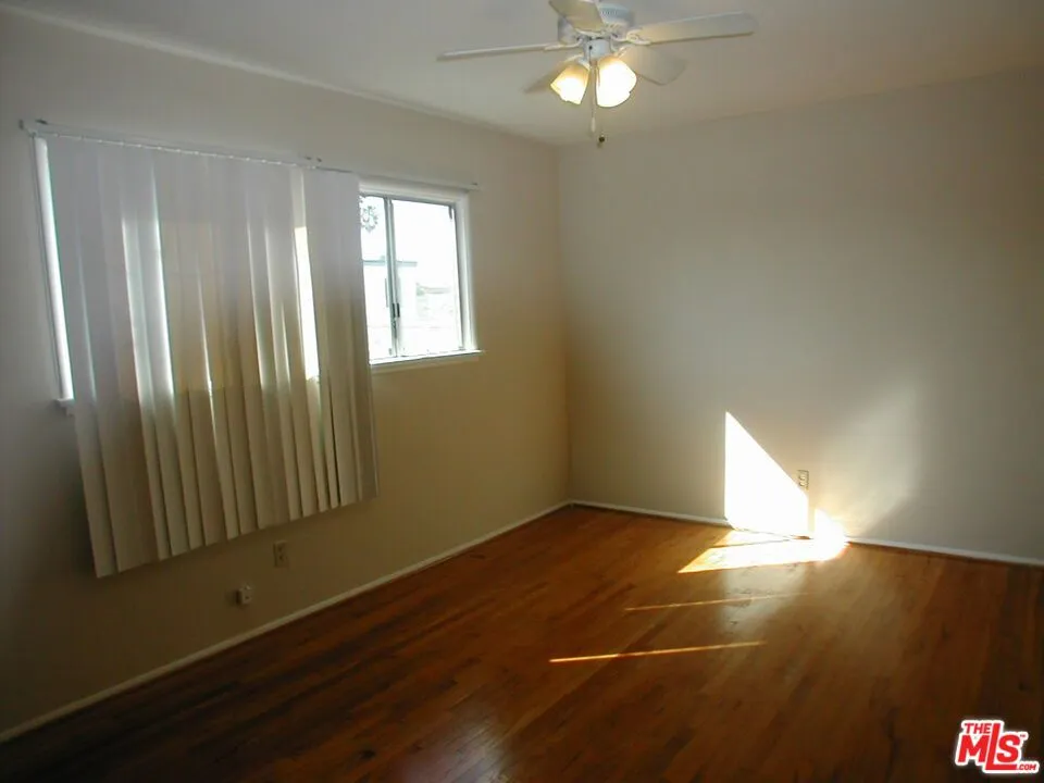 833 Kingsley Drive #4 Los Angeles, CA 90029