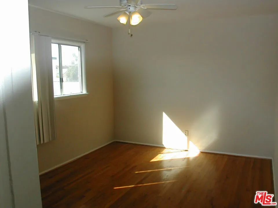 833 Kingsley Drive #4 Los Angeles, CA 90029
