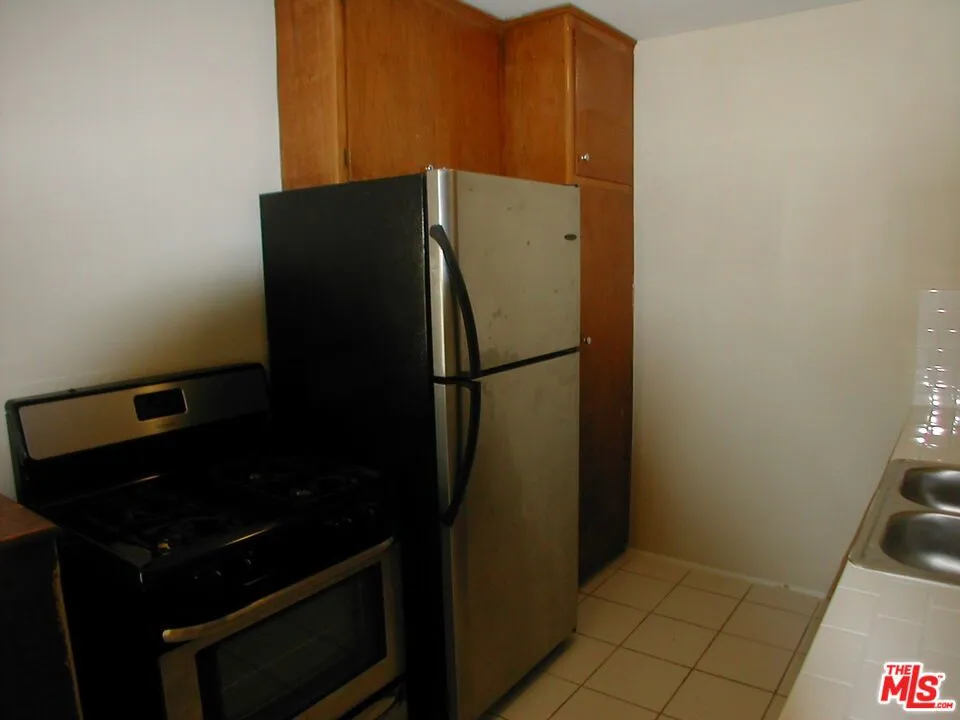 833 Kingsley Drive #4 Los Angeles, CA 90029