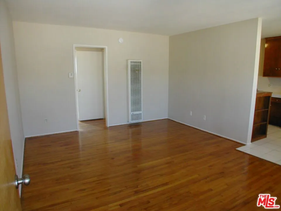 833 Kingsley Drive #4 Los Angeles, CA 90029
