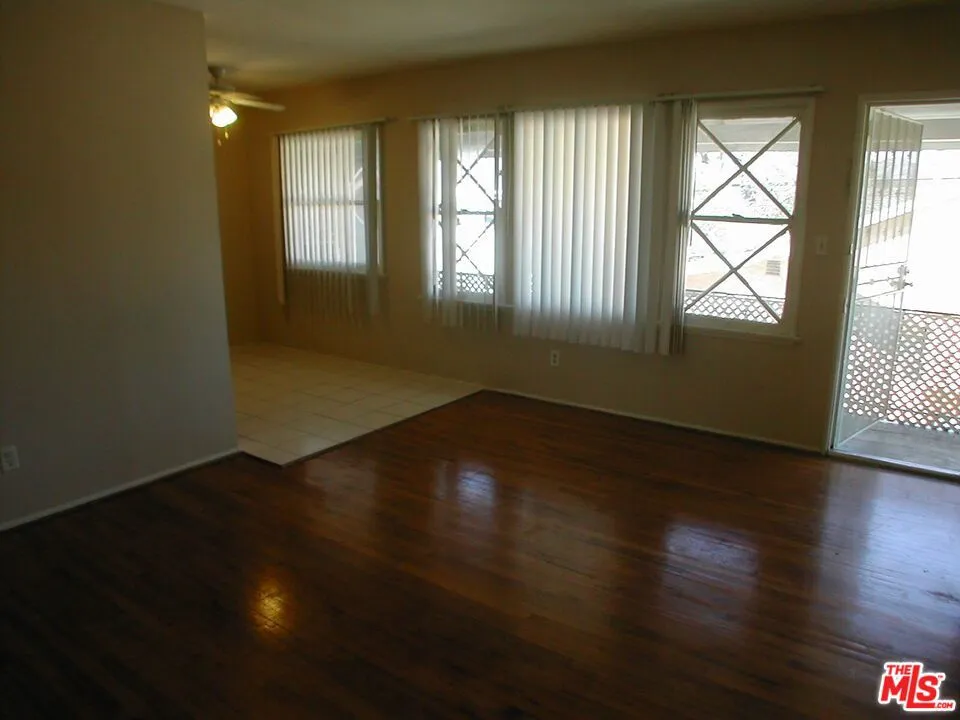 833 Kingsley Drive #4 Los Angeles, CA 90029