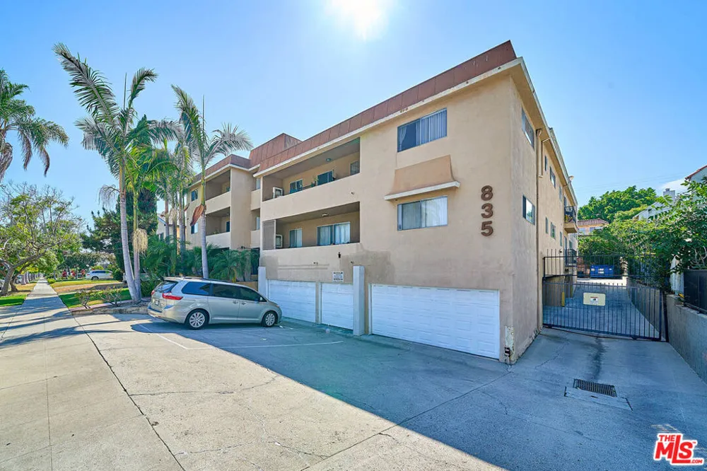 835 S Norton Avenue ##15 Los Angeles, CA 90005
