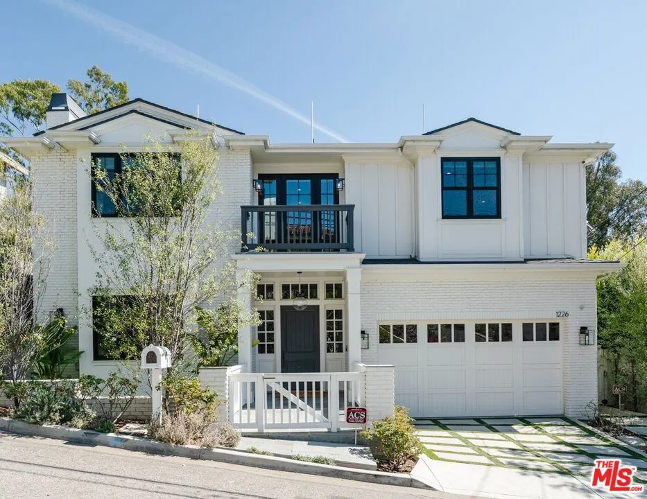 1226 Monument Street Los Angeles, CA 90272