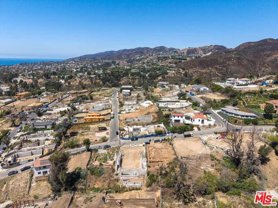 1226 Monument Street Los Angeles, CA 90272