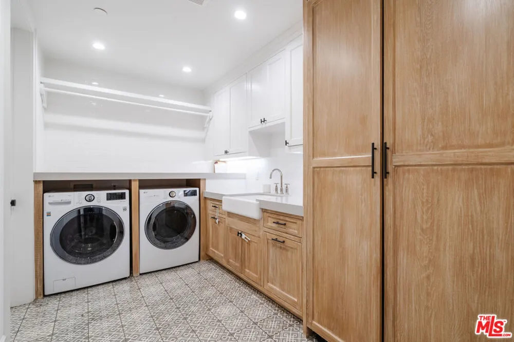 1226 Monument Street Los Angeles, CA 90272