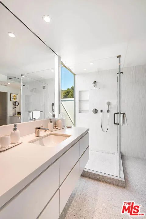 1331 Casiano Road Bel Air, CA 90049