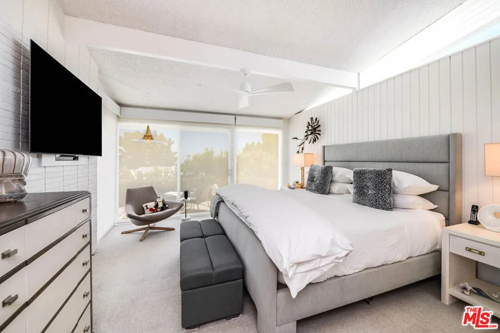 1331 Casiano Road Bel Air, CA 90049