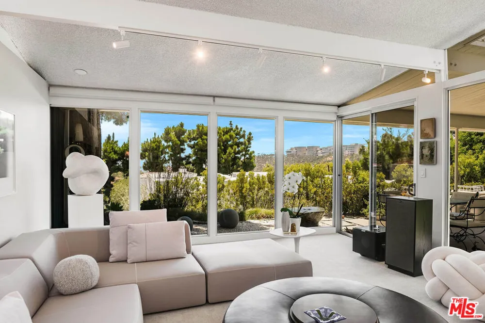 1331 Casiano Road Bel Air, CA 90049