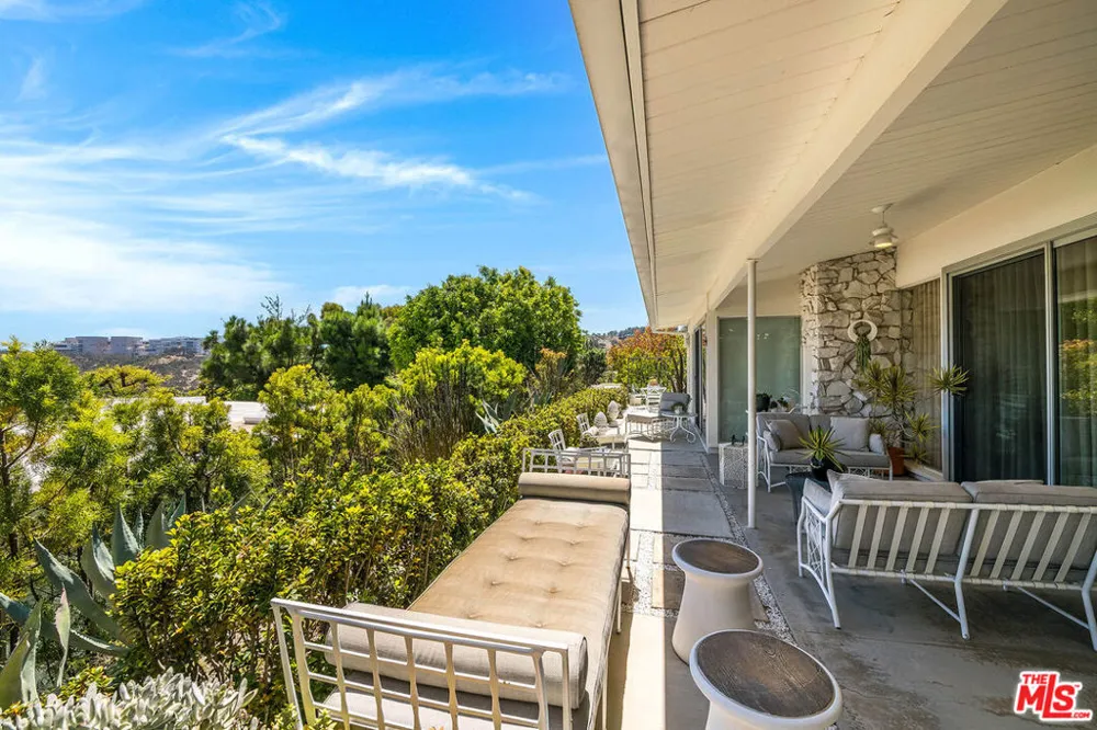 1331 Casiano Road Bel Air, CA 90049