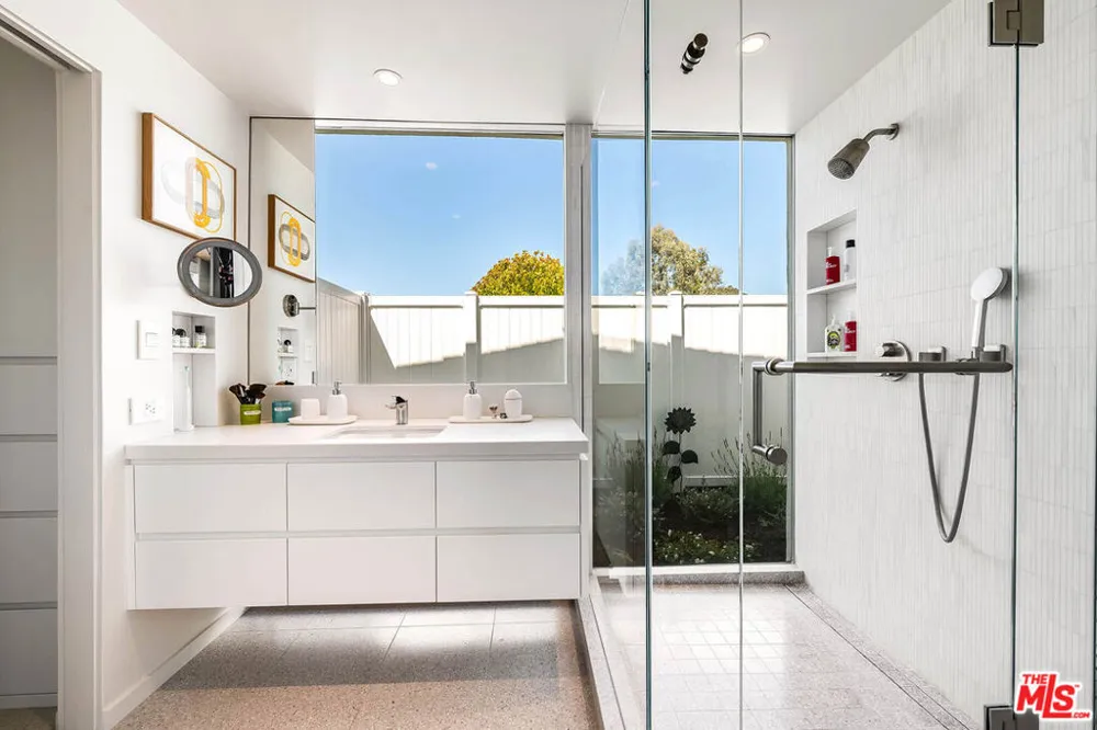 1331 Casiano Road Bel Air, CA 90049