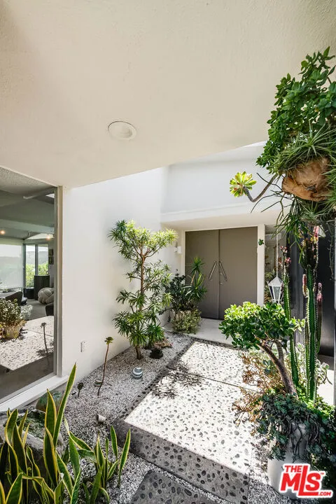 1331 Casiano Road Bel Air, CA 90049