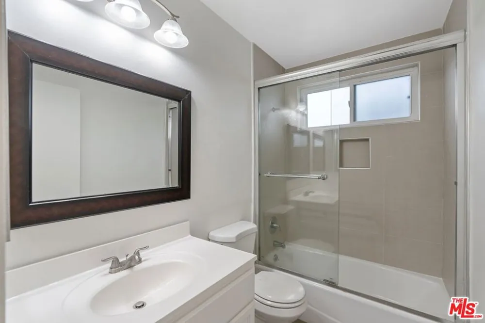1301 S Saltair Avenue #2 Los Angeles, CA 90025