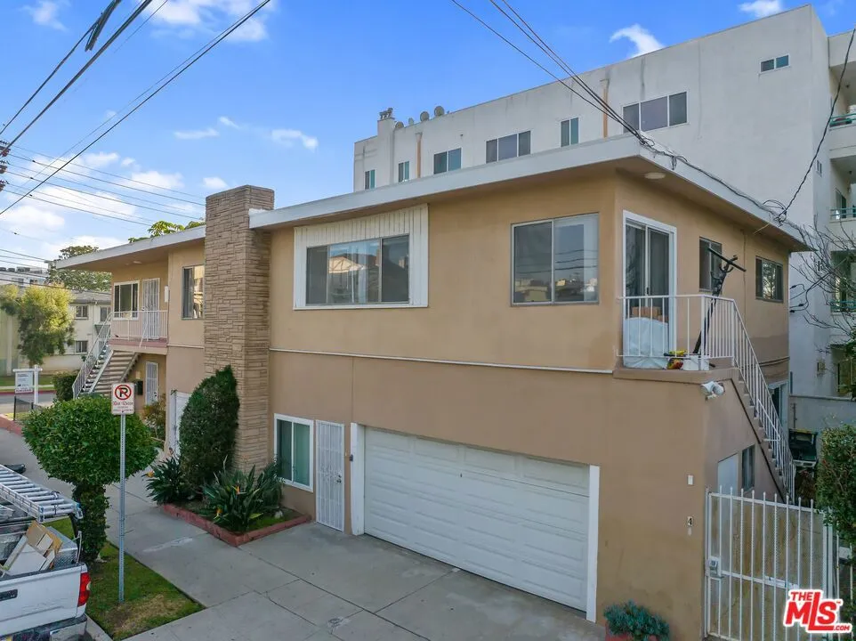 1301 S Saltair Avenue #2 Los Angeles, CA 90025