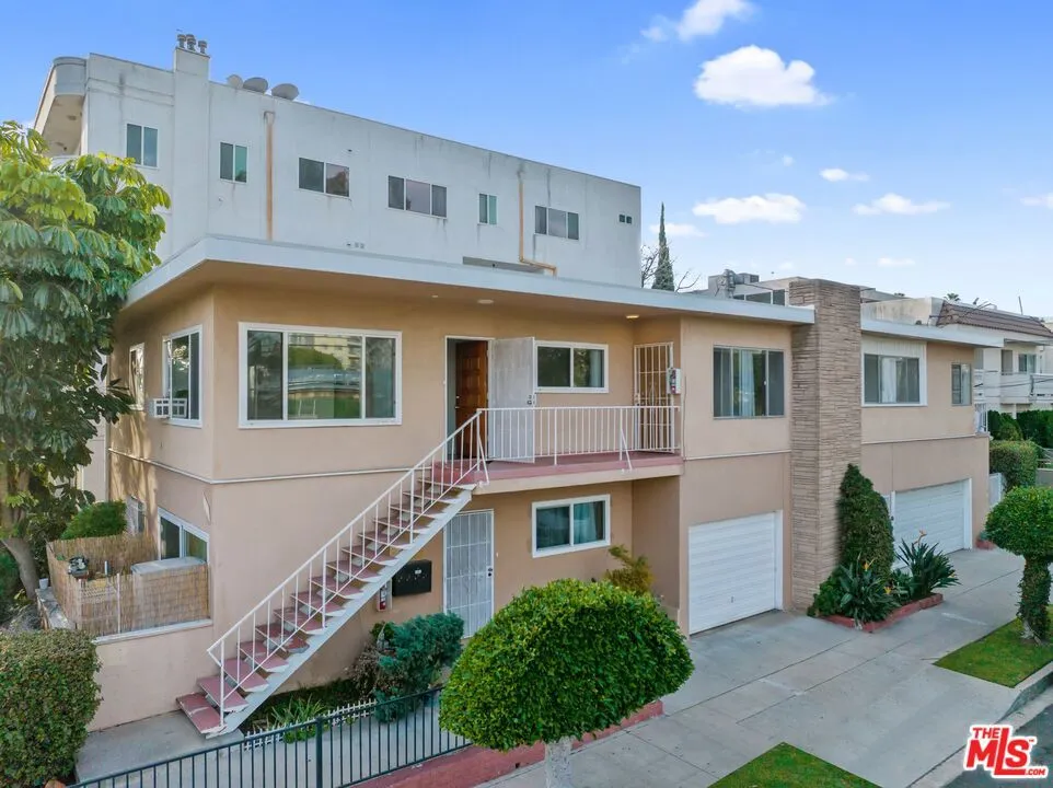 1301 S Saltair Avenue #2 Los Angeles, CA 90025