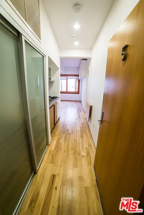 8 Brooks Avenue Los Angeles, CA 90291