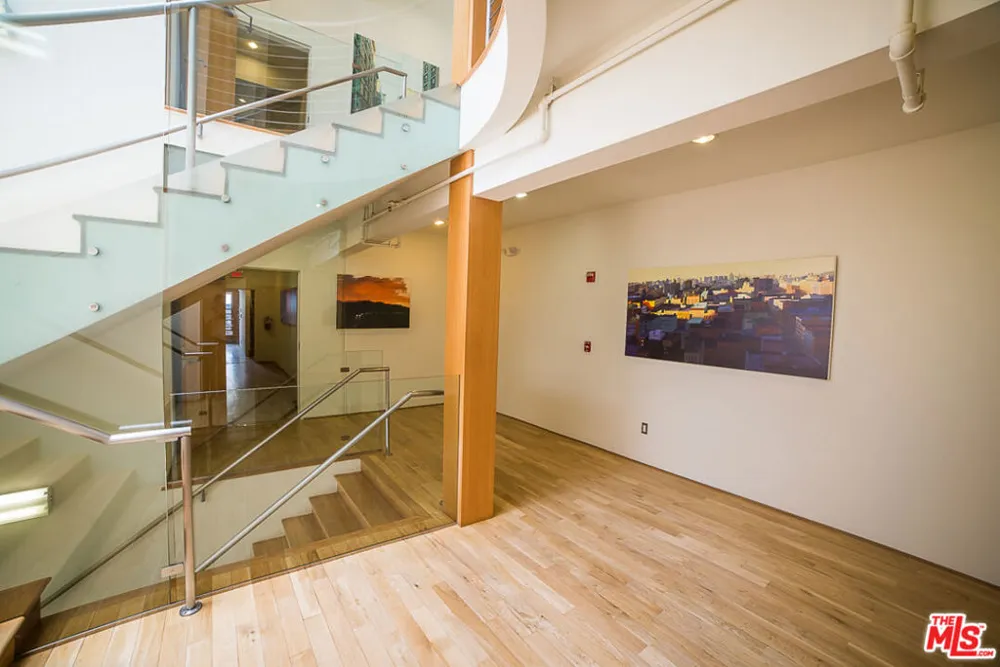 8 Brooks Avenue Los Angeles, CA 90291