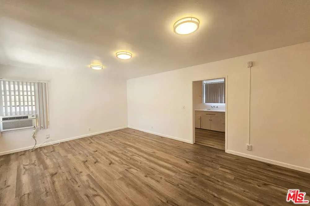 1341 Keystone Street Burbank, CA 91506